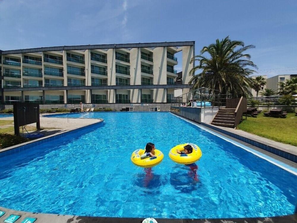 The Four Graces Resort Чеджу Екстериор снимка