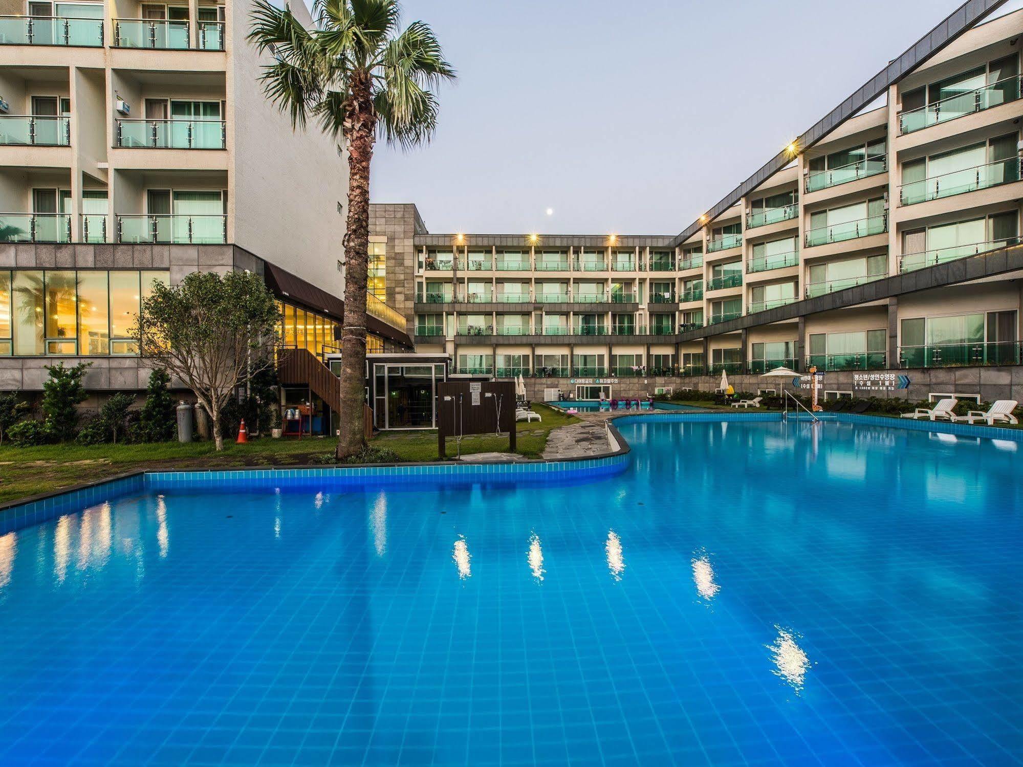 The Four Graces Resort Чеджу Екстериор снимка